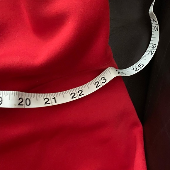 Pretty Peplum style sleeveless knit top. - Picture 5 of 7